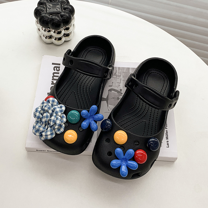 A pair of decorative Mary Jane - Outdoor Camping Slippers recensie en prijs